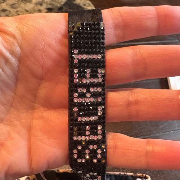 Victoria's Secret Leopard Print Bra with Black Straps GUC - Picture 13 of 16